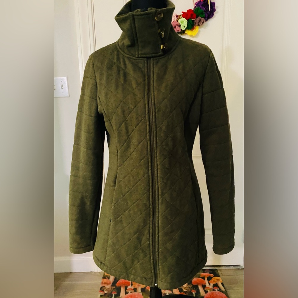 The North Face Green Jacket with Quilted Design - Picture 2 of 12